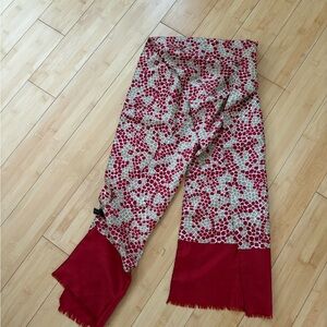 Made in Italy Symphony 100% Silk Red and Cream Patterned Scarf